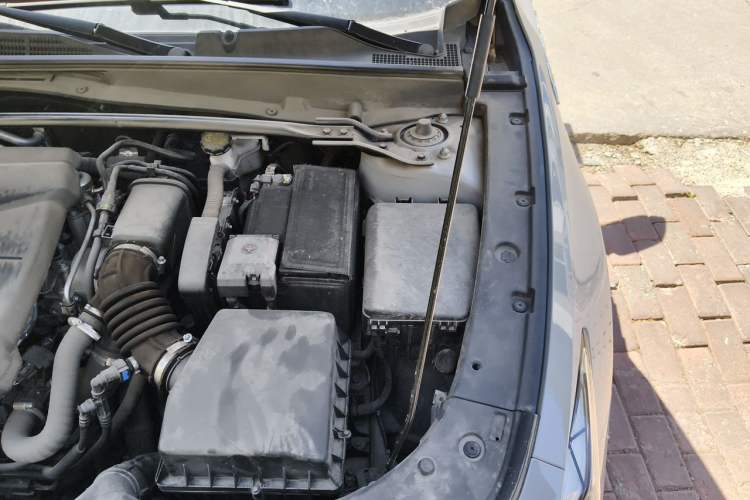 Used CHANGAN UNI-V 2022 1.5T Sport Edition Engine Bay Left