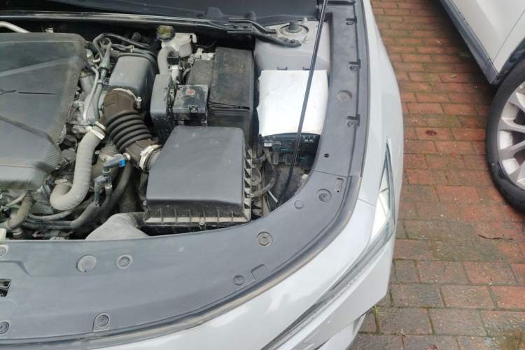 Used CHANGAN UNI-V 2022 1.5T Prestige Version Engine Bay Left