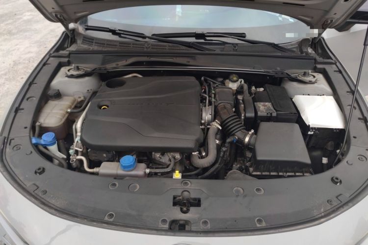 Used CHANGAN UNI-V 2022 1.5T Sport Edition Engine Bay