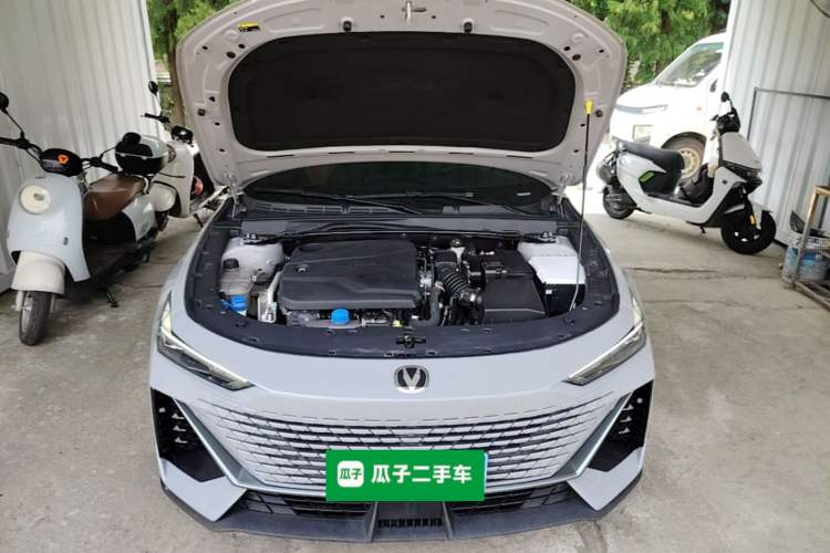 Used CHANGAN UNI-V 2022 1.5T Prestige Version Engine Bay