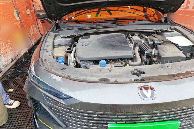 Used CHANGAN UNI-V 2022 1.5T Sport Edition Engine Bay Right
