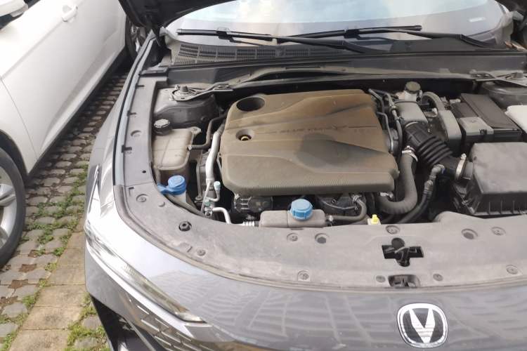 Used CHANGAN UNI-V 2022 1.5T Prestige Version Engine Bay Right