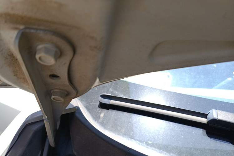 Used CHANGAN UNI-V 2022 1.5T Prestige Version Engine Bay Right