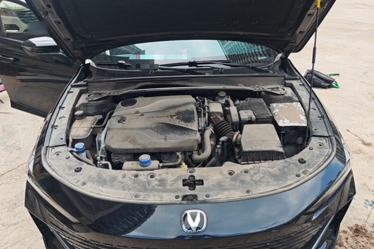 Used CHANGAN UNI-V 2022 1.5T Prestige Version Engine Bay