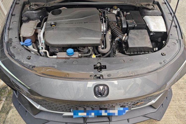 Used CHANGAN UNI-V 2022 1.5T Prestige Version Engine Bay