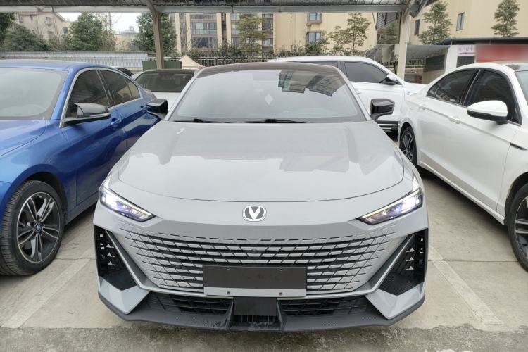 Used CHANGAN UNI-V 2022 1.5T Prestige Version Exterior 1