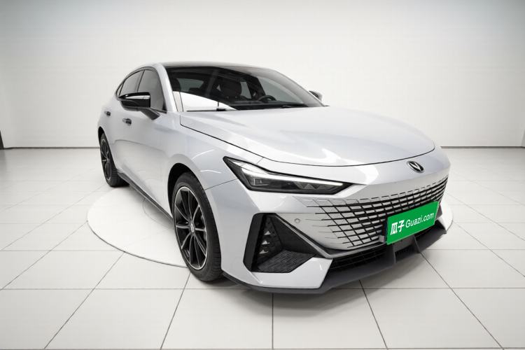 Used CHANGAN UNI-V 2022 1.5T Prestige Version Exterior 2