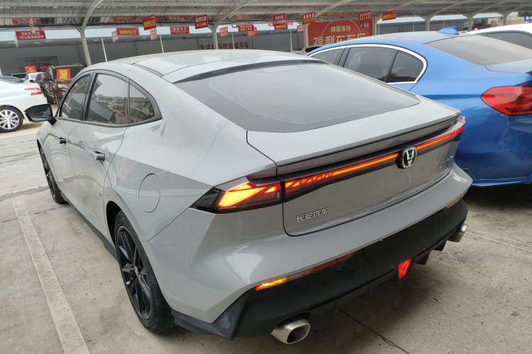 Used CHANGAN UNI-V 2022 1.5T Prestige Version Exterior 3