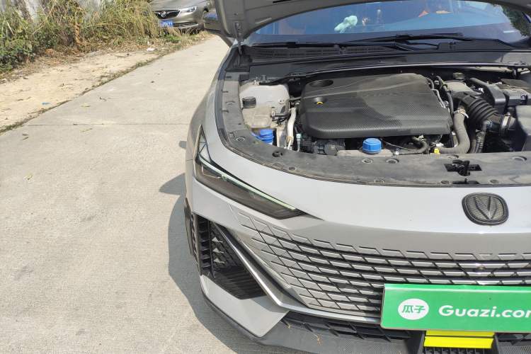 Used CHANGAN UNI-V 2022 1.5T Prestige Version Exterior 3