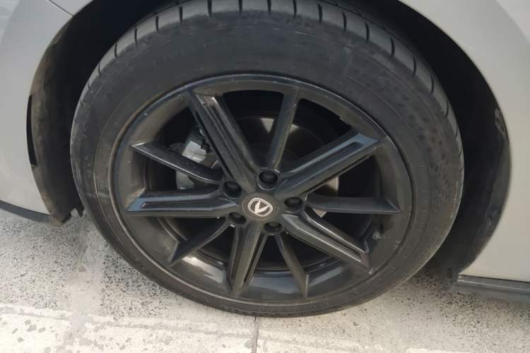 Used CHANGAN UNI-V 2022 1.5T Prestige Version Exterior 4