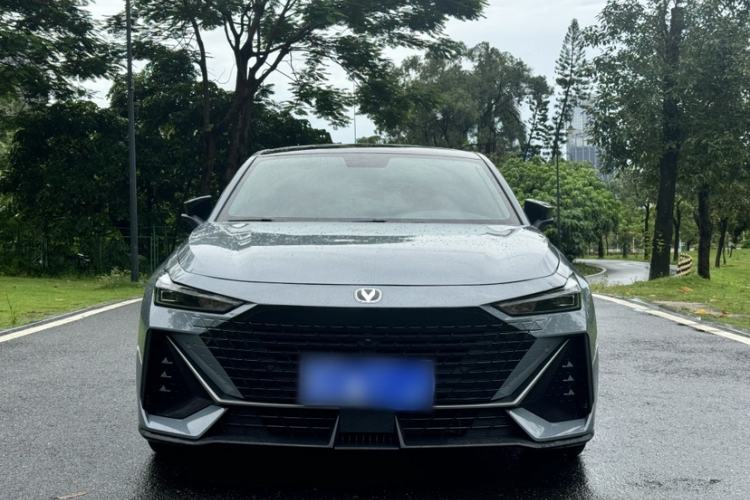 Used CHANGAN UNI-V 2022 1.5T Prestige Version Exterior 4