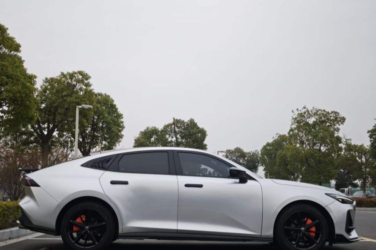Used CHANGAN UNI-V 2022 1.5T Prestige Version Exterior 6