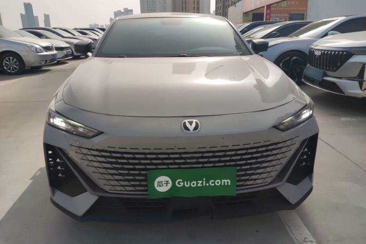 Used CHANGAN UNI-V 2022 1.5T Prestige Version Front