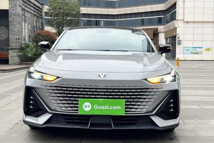 Used CHANGAN UNI-V 2022 1.5T Prestige Version Front