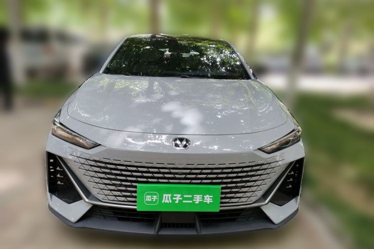 Used CHANGAN UNI-V 2022 1.5T Prestige Version Front