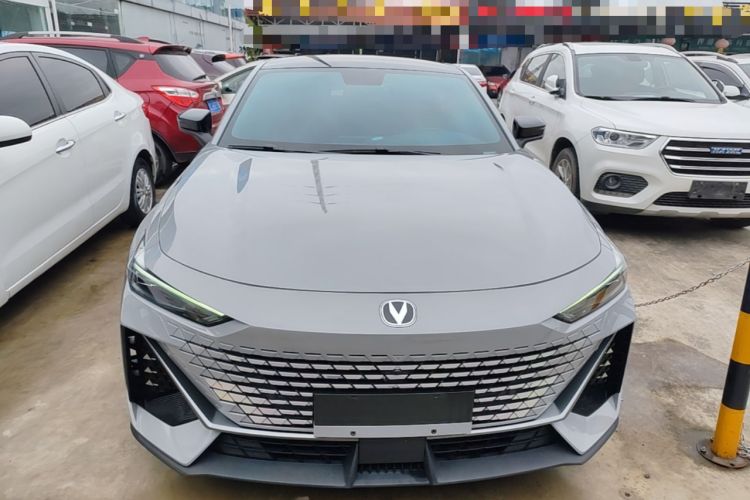 Used CHANGAN UNI-V 2022 1.5T Prestige Version Front