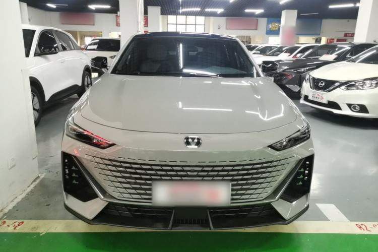 Used CHANGAN UNI-V 2022 1.5T Prestige Version Front
