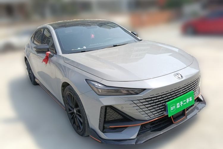 Used CHANGAN UNI-V 2022 1.5T Sport Edition Front Right 45 Deg
