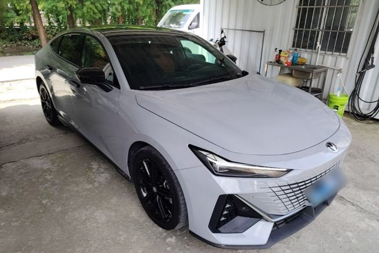 Used CHANGAN UNI-V 2022 1.5T Prestige Version Front Right 45 Deg