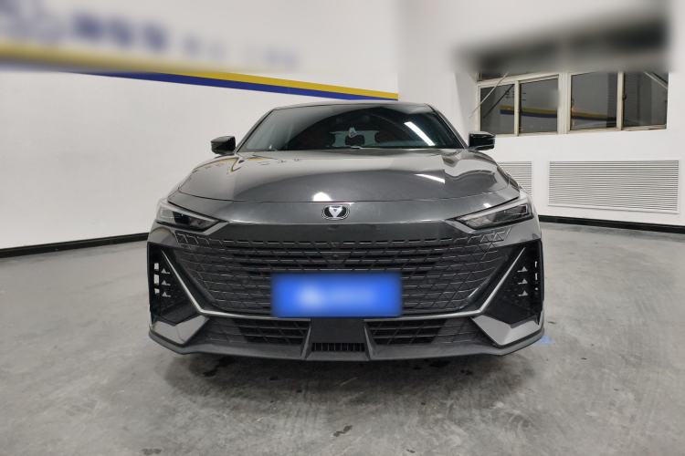 Used CHANGAN UNI-V 2022 1.5T Prestige Version Front