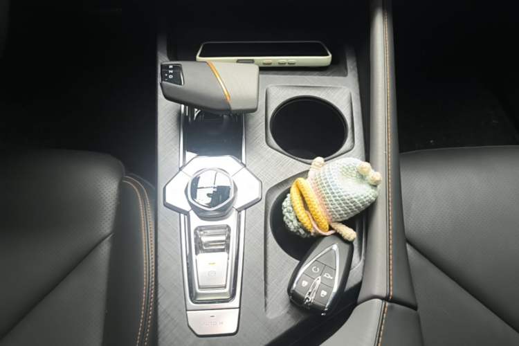 Used CHANGAN UNI-V 2022 1.5T Prestige Version Gear Lever