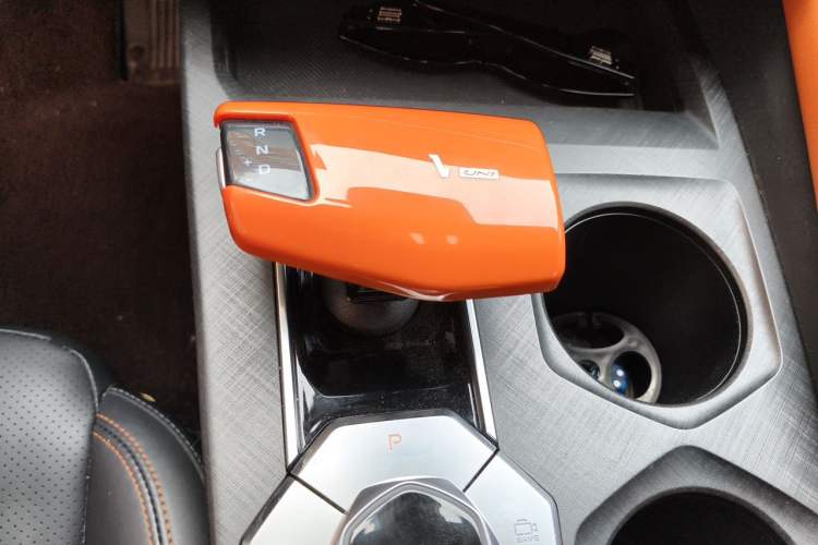 Used CHANGAN UNI-V 2022 1.5T Prestige Version Gear Lever