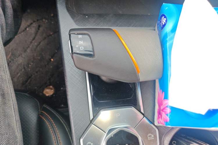 Used CHANGAN UNI-V 2022 1.5T Prestige Version Gear Lever
