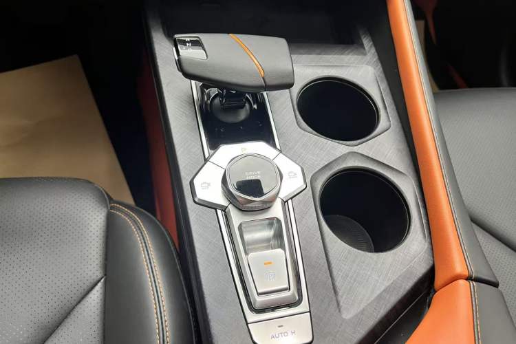 Used CHANGAN UNI-V 2022 1.5T Prestige Version Gear Lever