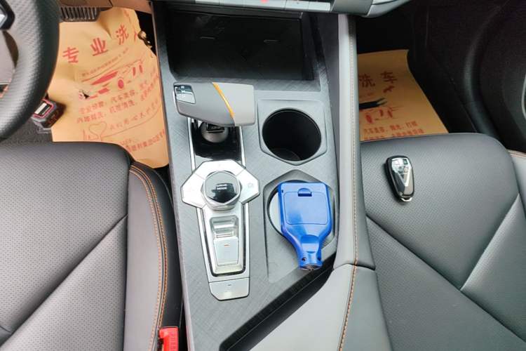 Used CHANGAN UNI-V 2022 1.5T Prestige Version Gear Lever