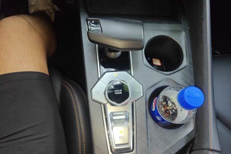 Used CHANGAN UNI-V 2022 1.5T Sport Edition Gear Lever
