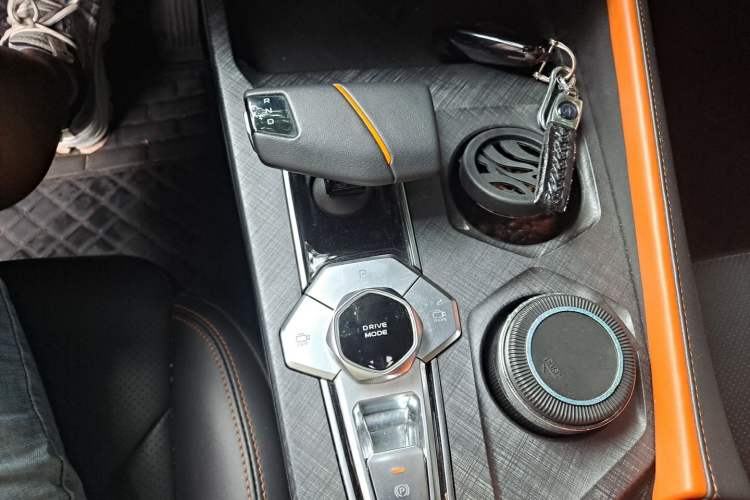 Used CHANGAN UNI-V 2022 1.5T Prestige Version Gear Lever