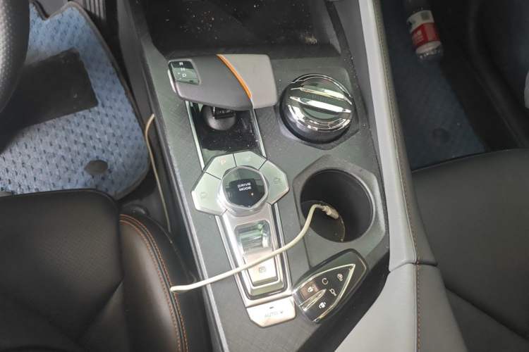 Used CHANGAN UNI-V 2022 1.5T Smart Navigation Version Gear Lever