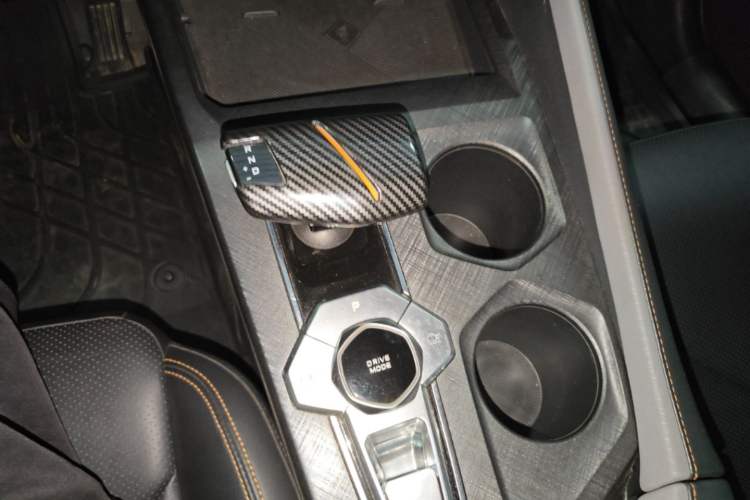 Used CHANGAN UNI-V 2022 1.5T Prestige Version Gear Lever