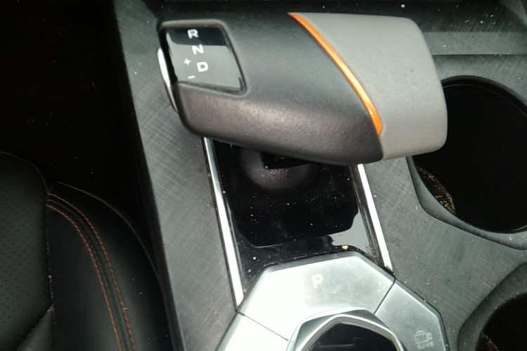 Used CHANGAN UNI-V 2022 1.5T Prestige Version Gear Lever
