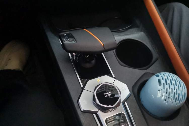 Used CHANGAN UNI-V 2022 1.5T Prestige Version Gear Lever