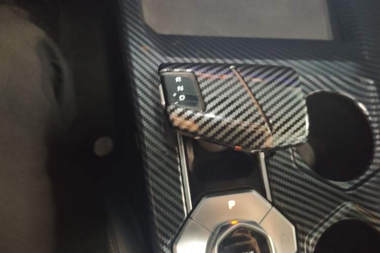Used CHANGAN UNI-V 2022 1.5T Prestige Version Gear Lever
