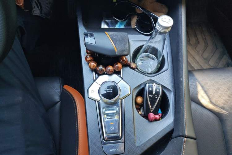 Used CHANGAN UNI-V 2022 2.0T Leading-Speed Edition Gear Lever
