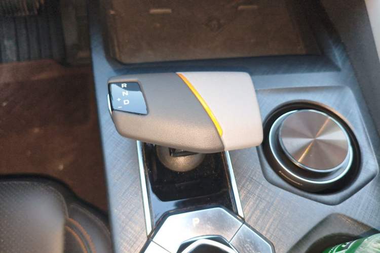 Used CHANGAN UNI-V 2022 1.5T Prestige Version Gear Lever