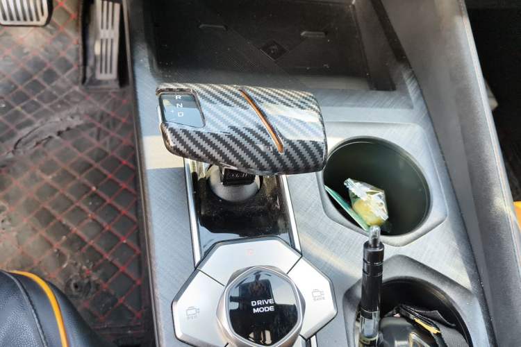 Used CHANGAN UNI-V 2022 1.5T Sport Edition Gear Lever