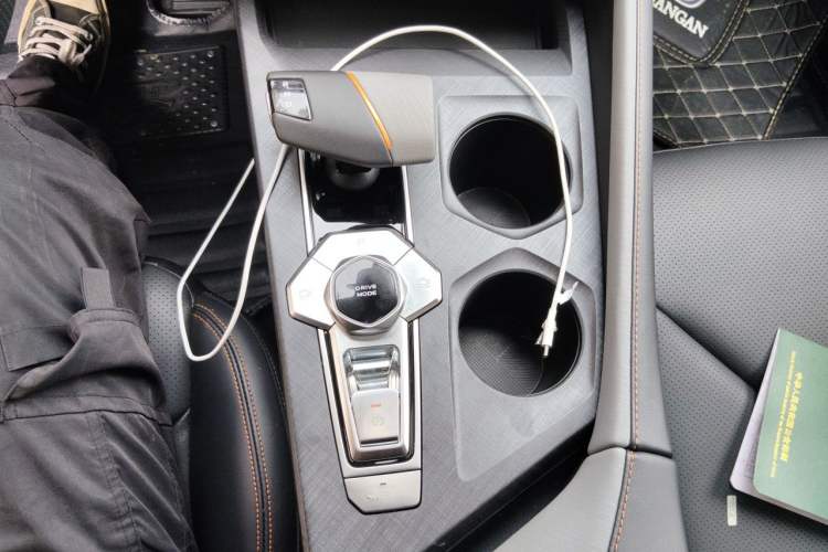 Used CHANGAN UNI-V 2022 1.5T Prestige Version Gear Lever