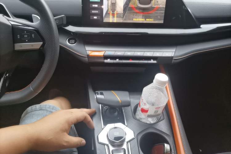 Used CHANGAN UNI-V 2022 1.5T Smart Navigation Version Gear Lever