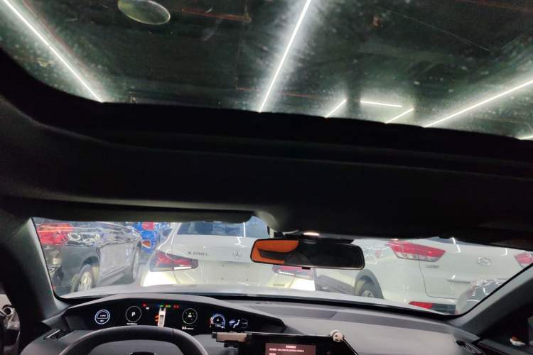 Used CHANGAN UNI-V 2022 1.5T Prestige Version Headliner