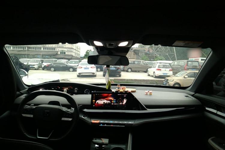 Used CHANGAN UNI-V 2022 1.5T Prestige Version Headliner