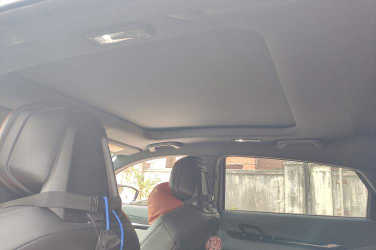 Used CHANGAN UNI-V 2022 1.5T Prestige Version Headliner