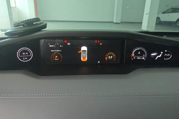 Used CHANGAN UNI-V 2022 1.5T Smart Navigation Version Instrument Cluster