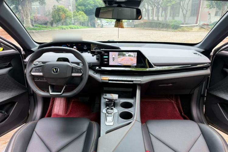 Used CHANGAN UNI-V 2022 1.5T Prestige Version Interior 1