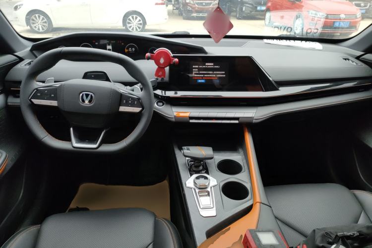 Used CHANGAN UNI-V 2022 1.5T Prestige Version Interior 2