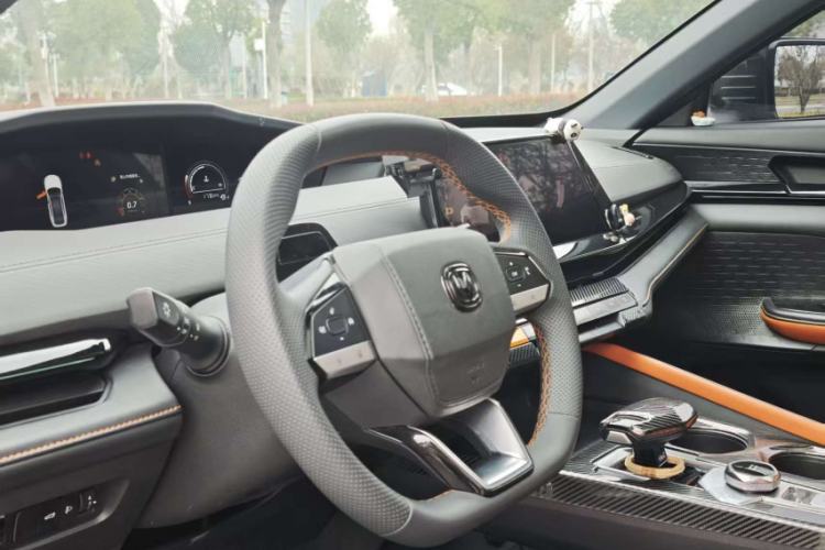 Used CHANGAN UNI-V 2022 1.5T Prestige Version Interior 4