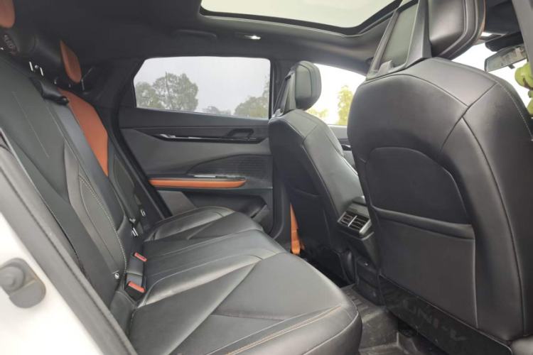 Used CHANGAN UNI-V 2022 1.5T Prestige Version Interior 7
