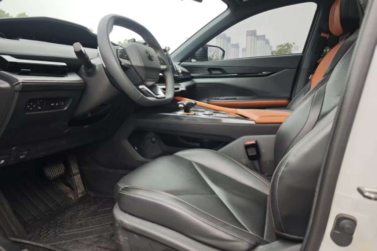Used CHANGAN UNI-V 2022 1.5T Prestige Version Interior 9
